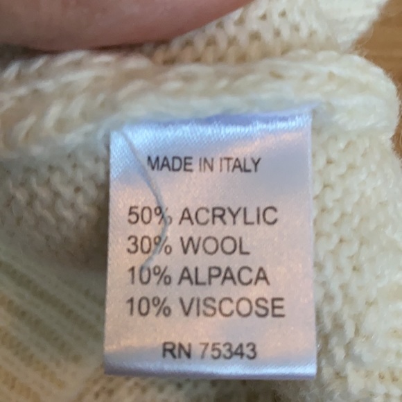 Elsamanda Winter White Sweater - Picture 12 of 16